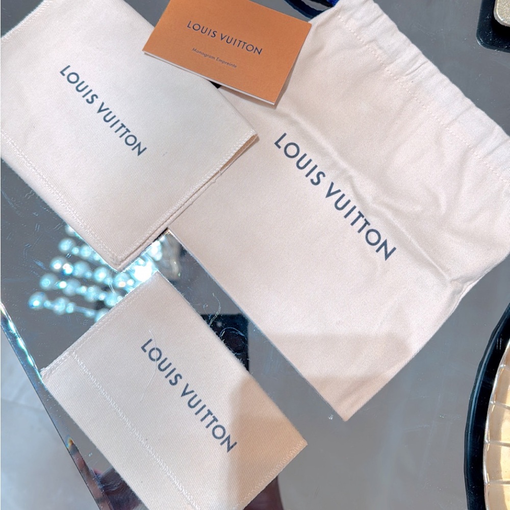 Louis Vuitton 6 different sizes dust bags with LV product card 🧡